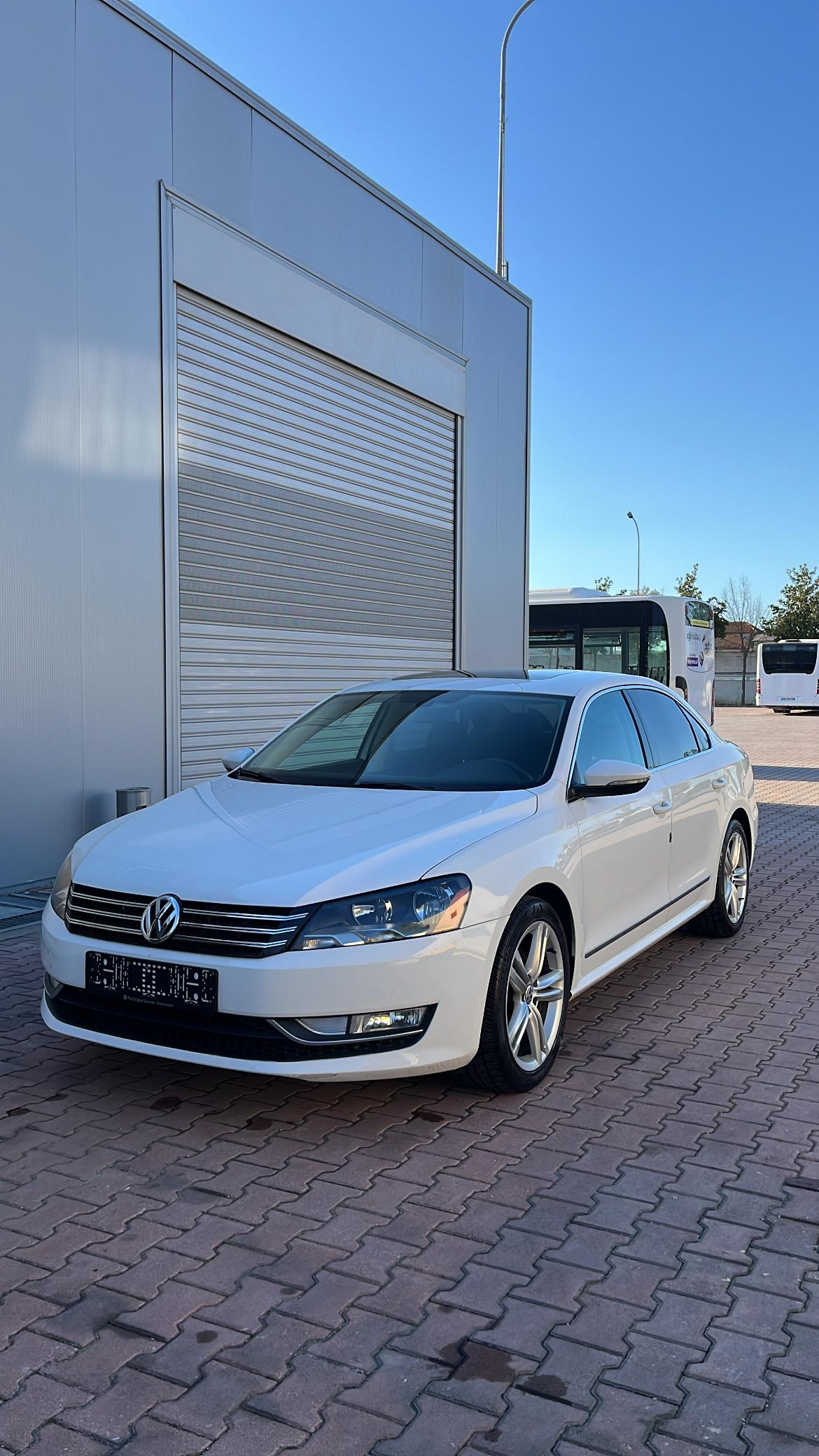 rentx listing card gallery