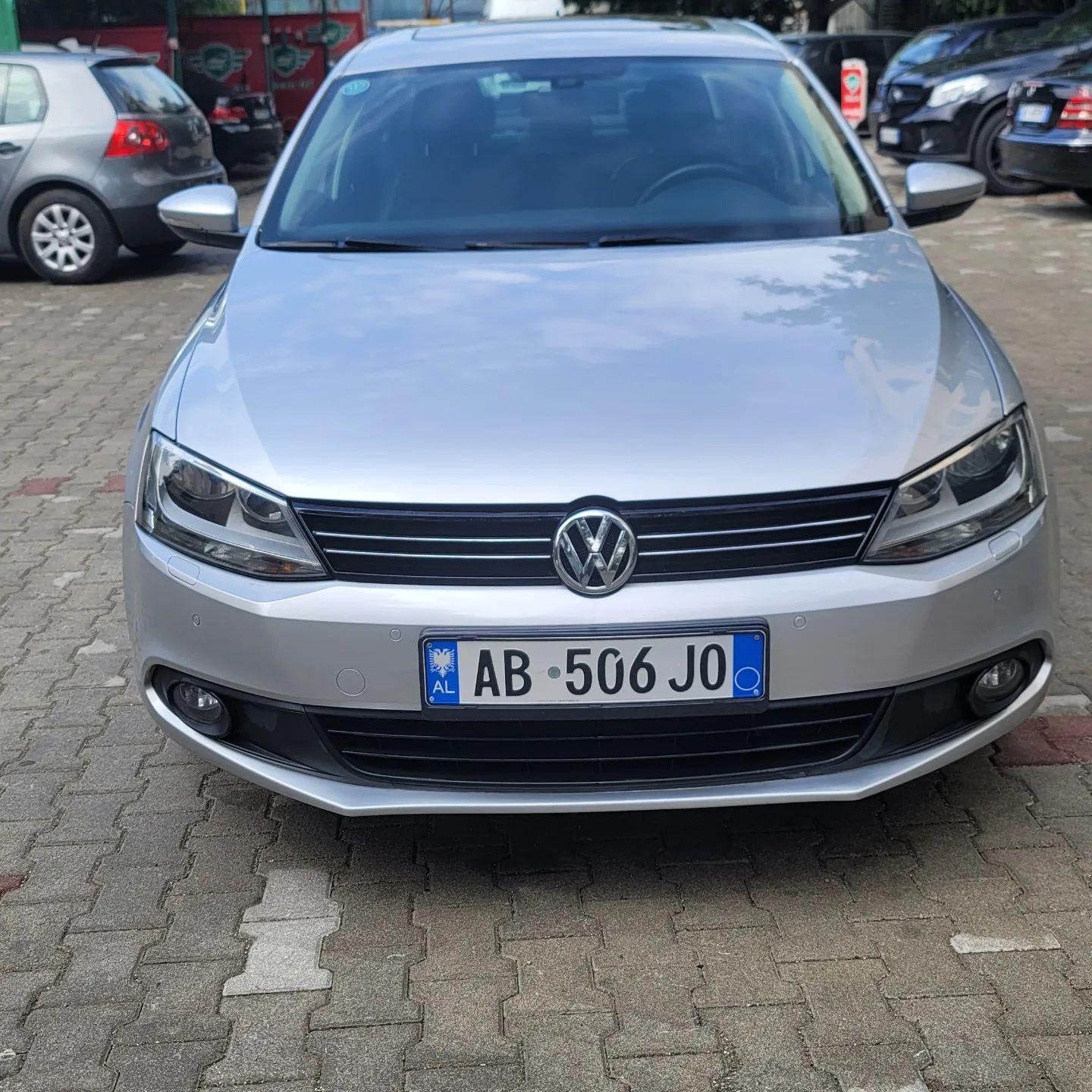 rentx listing card gallery