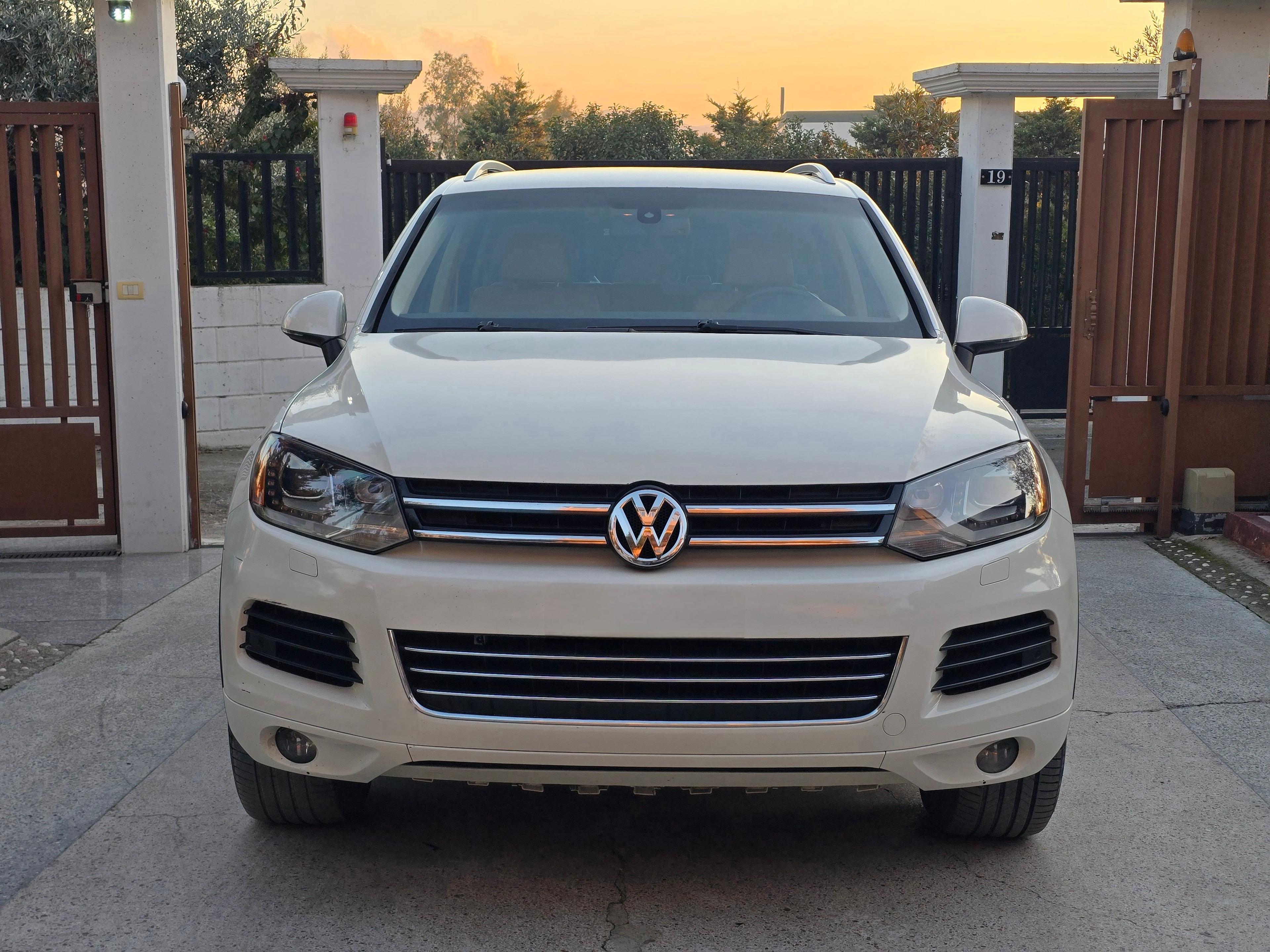 rentx listing card gallery