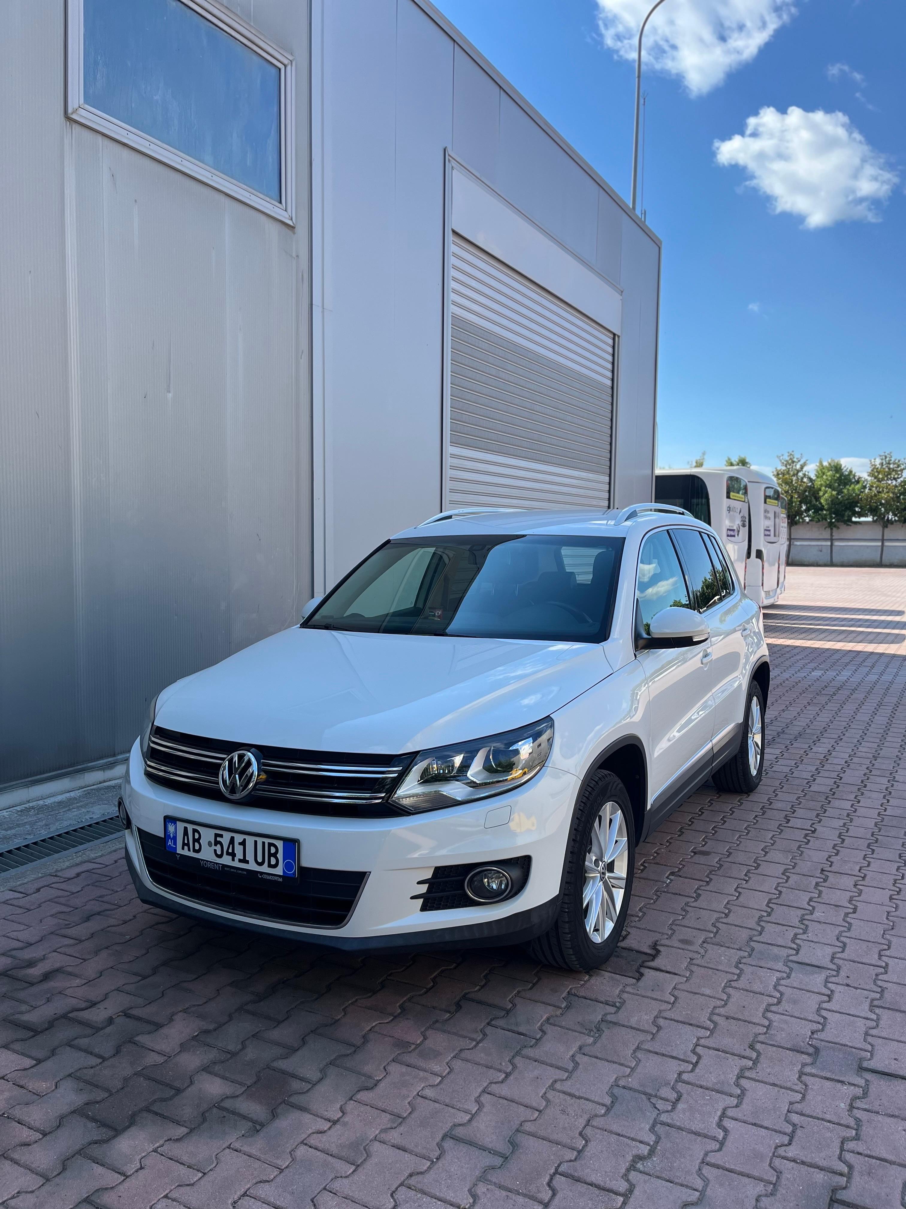 rentx listing card gallery