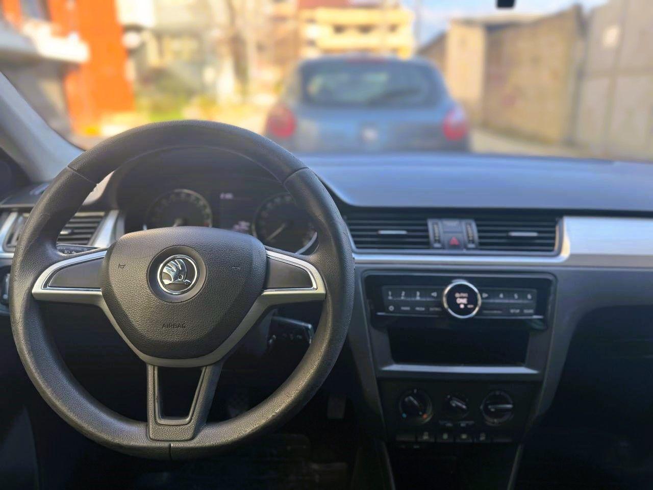 rentx listing card gallery