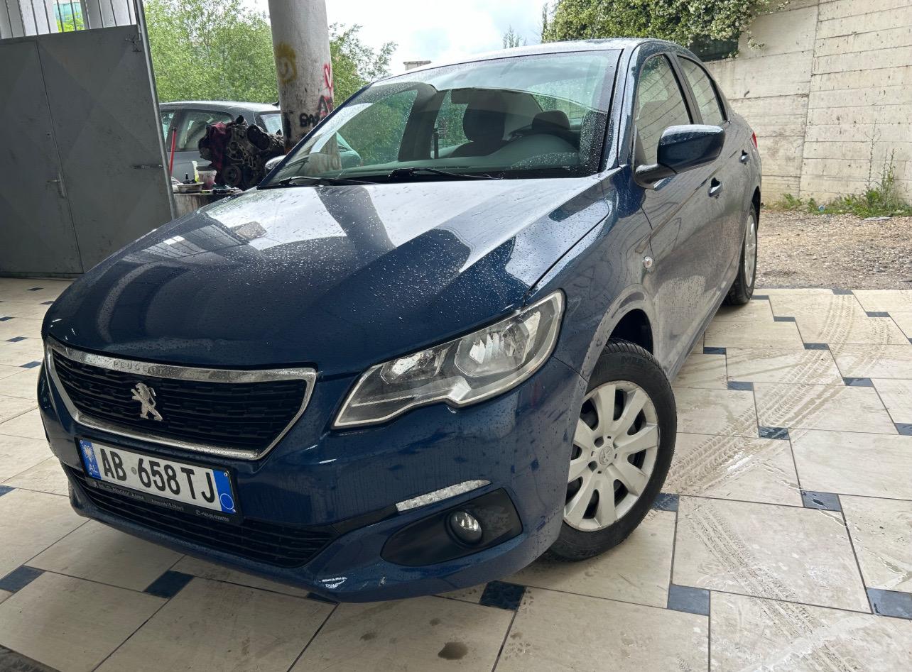 Peugeot 301 for rent