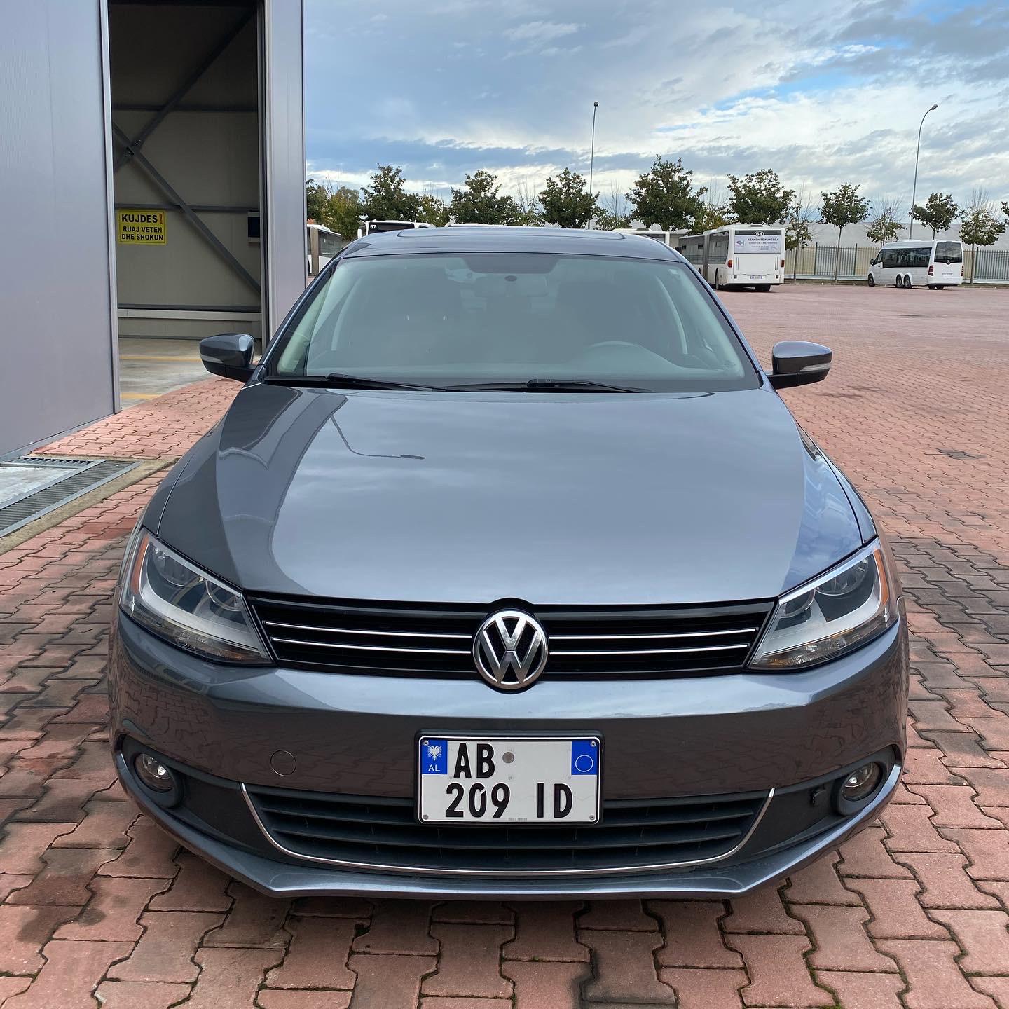 rentx listing card gallery