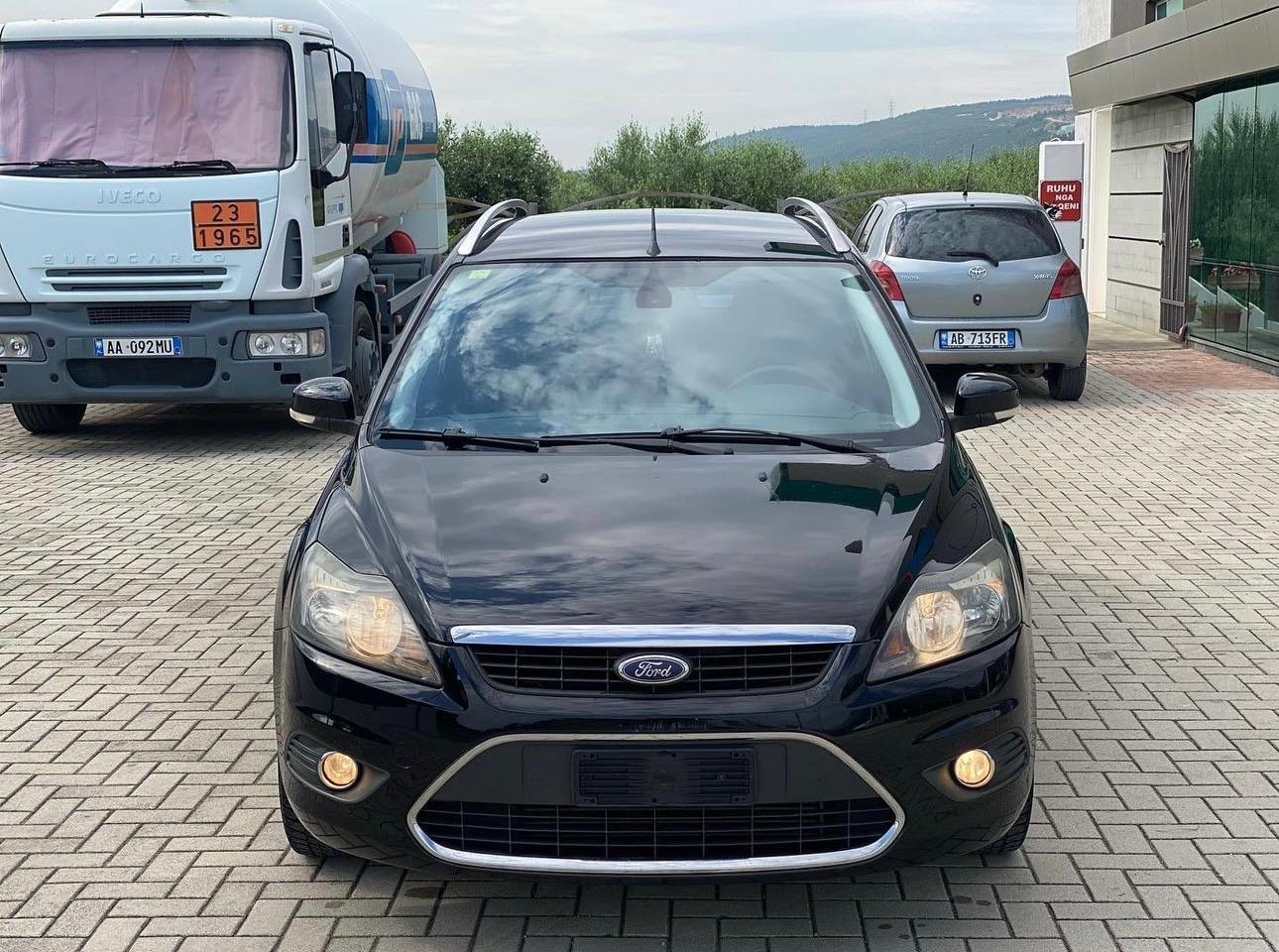 rentx listing card gallery