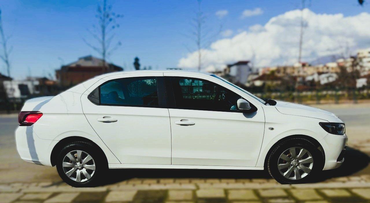 Peugeot 301 for rent