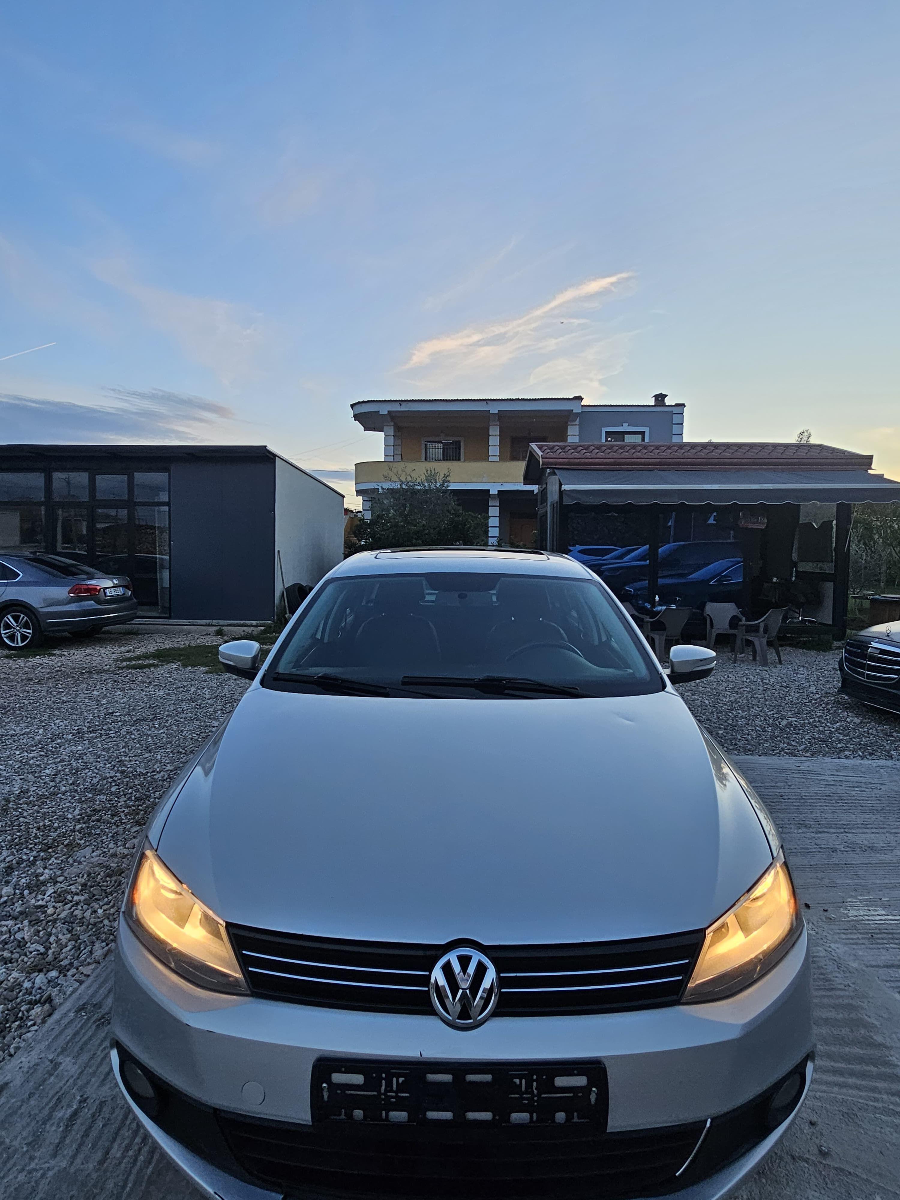 rentx listing card gallery