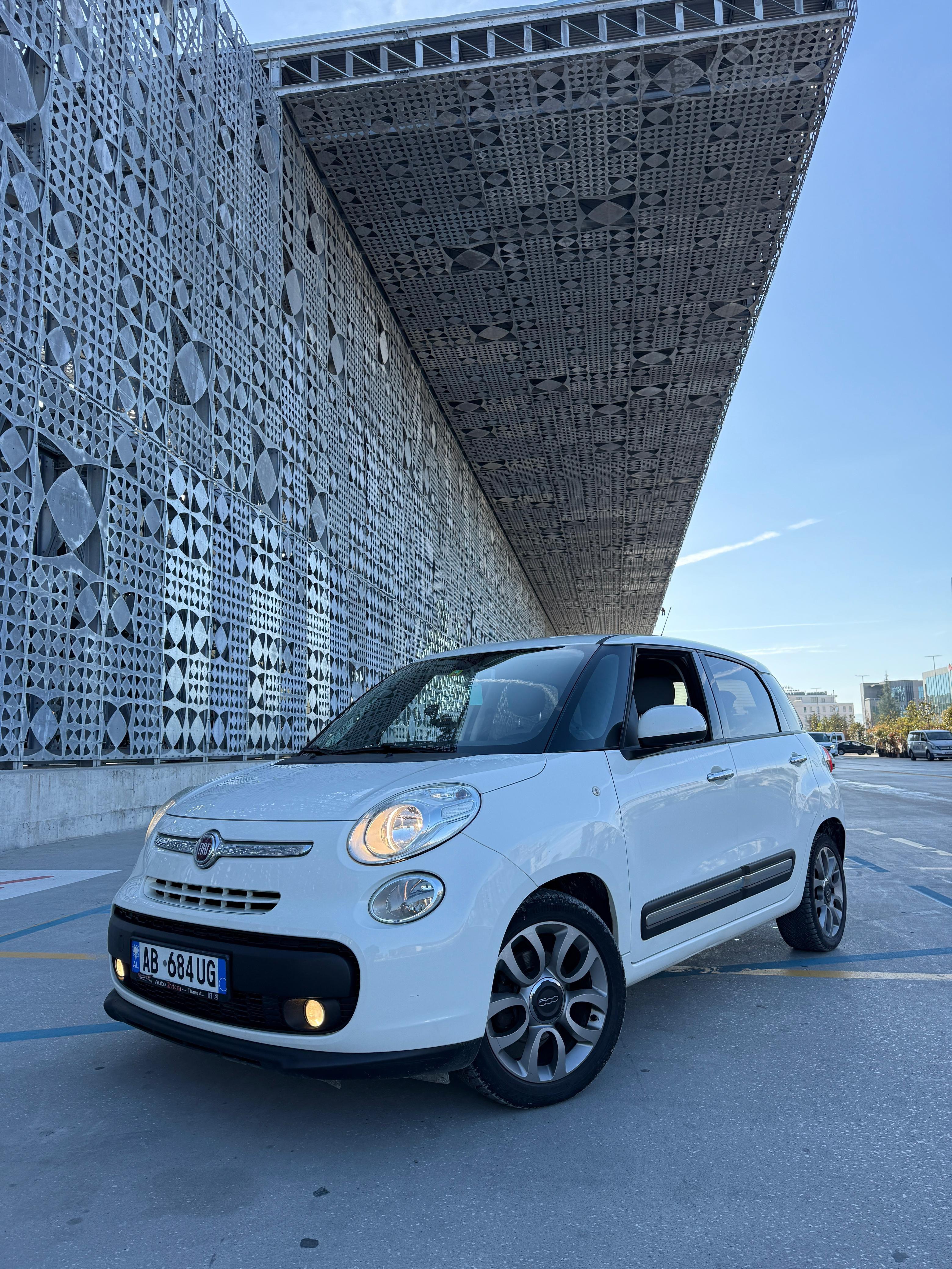 rentx listing card gallery