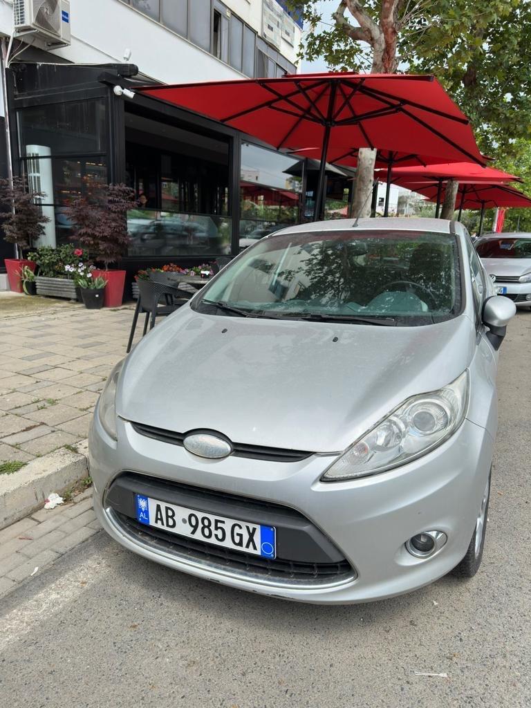 rentx listing card gallery