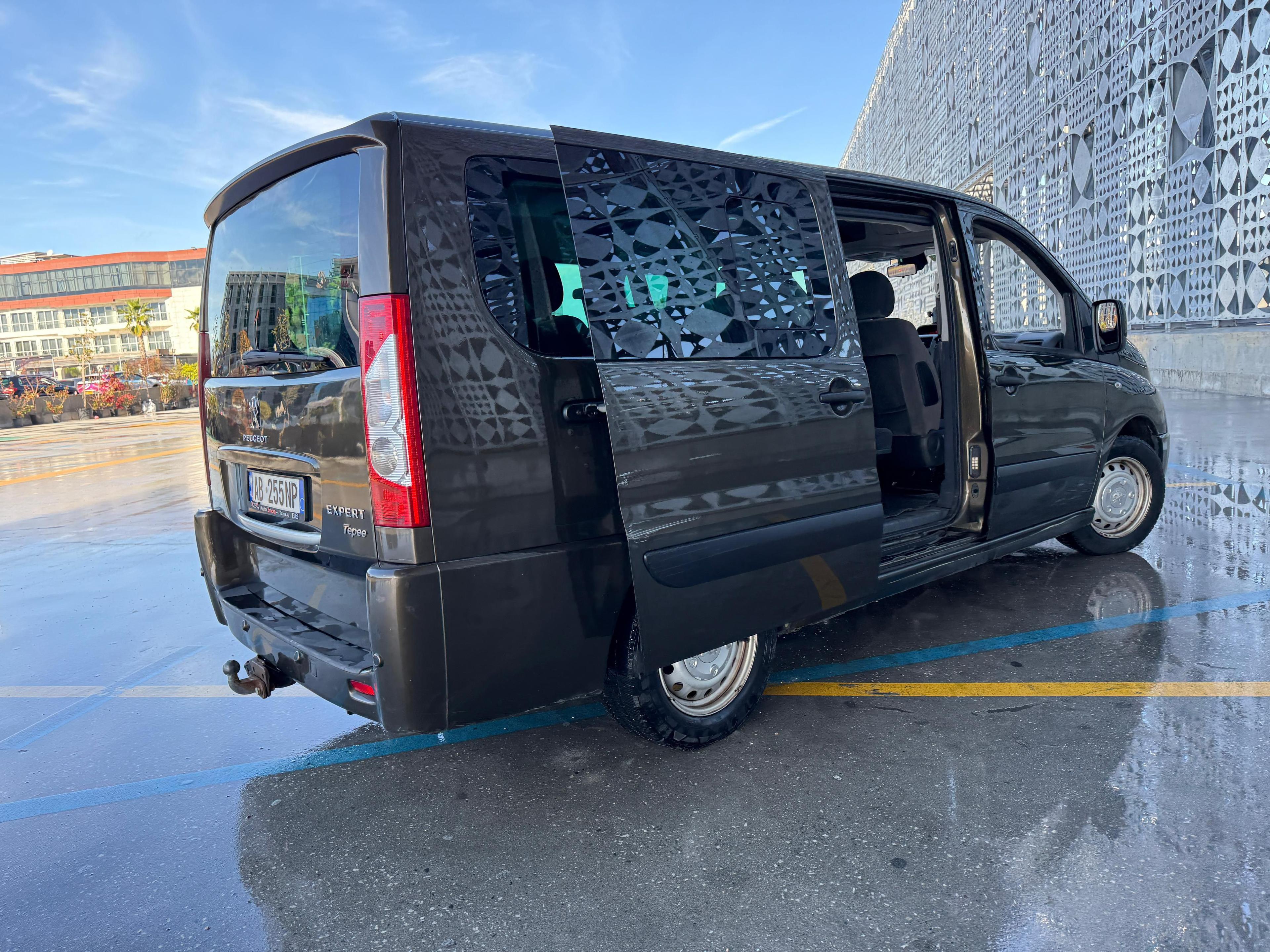 rentx listing card gallery