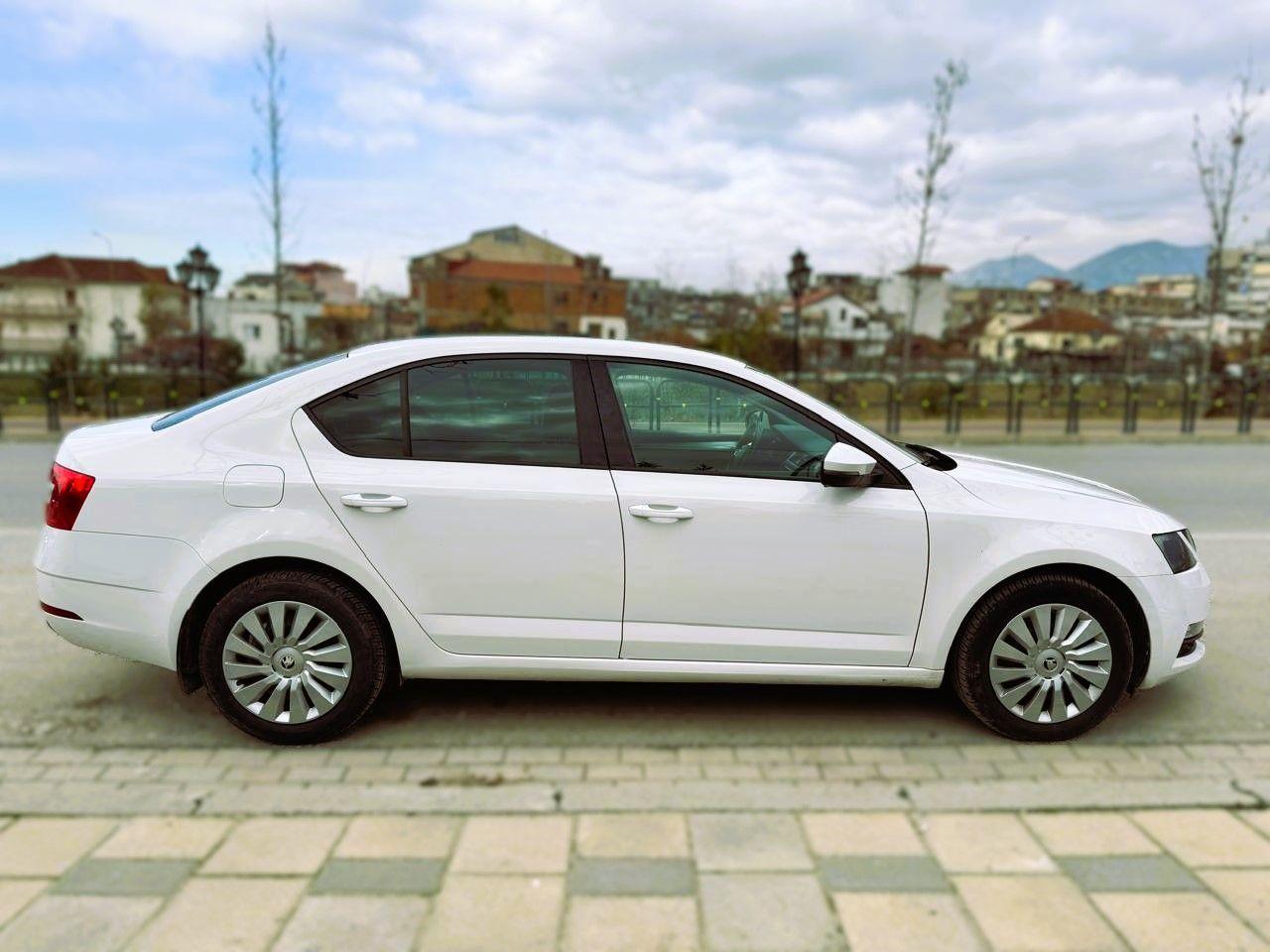 rentx listing card gallery